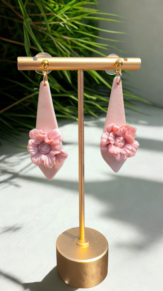 Lightweight flower earrings