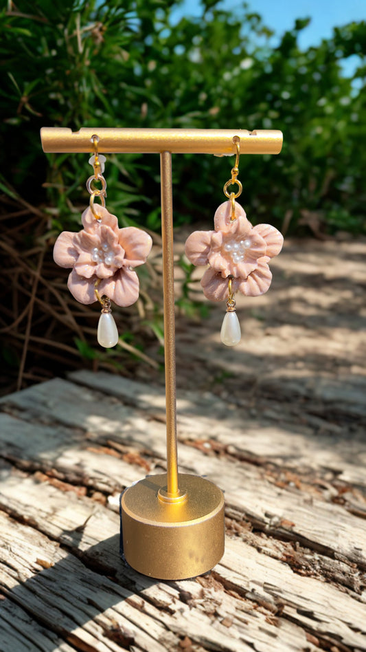 Pinky Peach Tone Flower, Teardrop Perl, Hypoallergenic Hooks